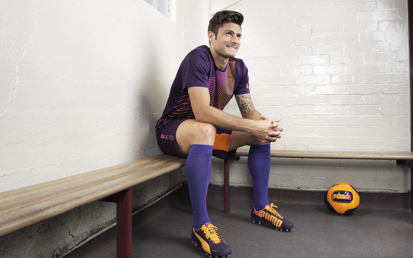 八大国脚集体休眠，豪华进攻线哑火，焦点对决零进球沉闷收场